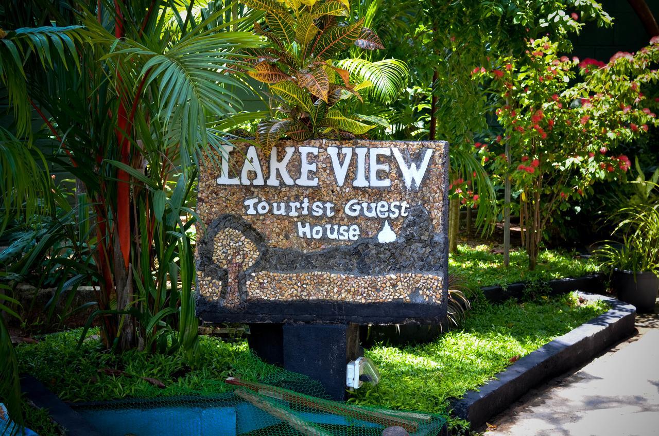 Lake View The Tourist Guest House Анурадхапура Екстериор снимка
